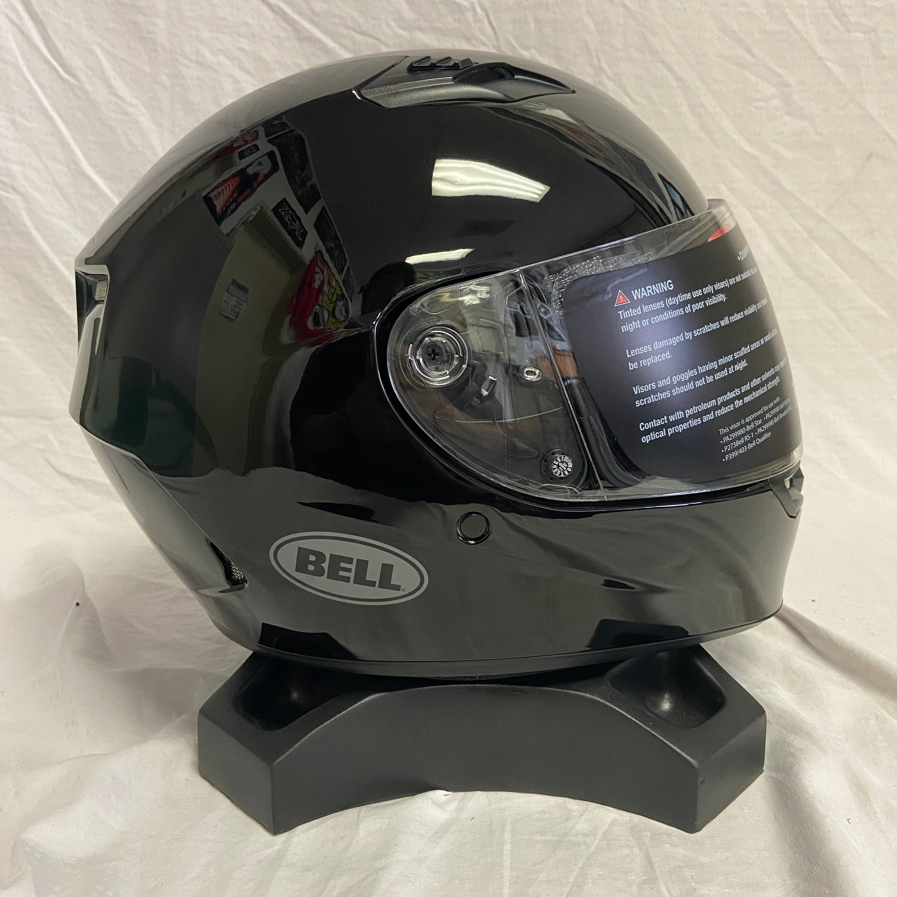Bell Qualifier Gloss Black Large (Open Box) Bell Qualifier Gloss Black Large (Open Box)