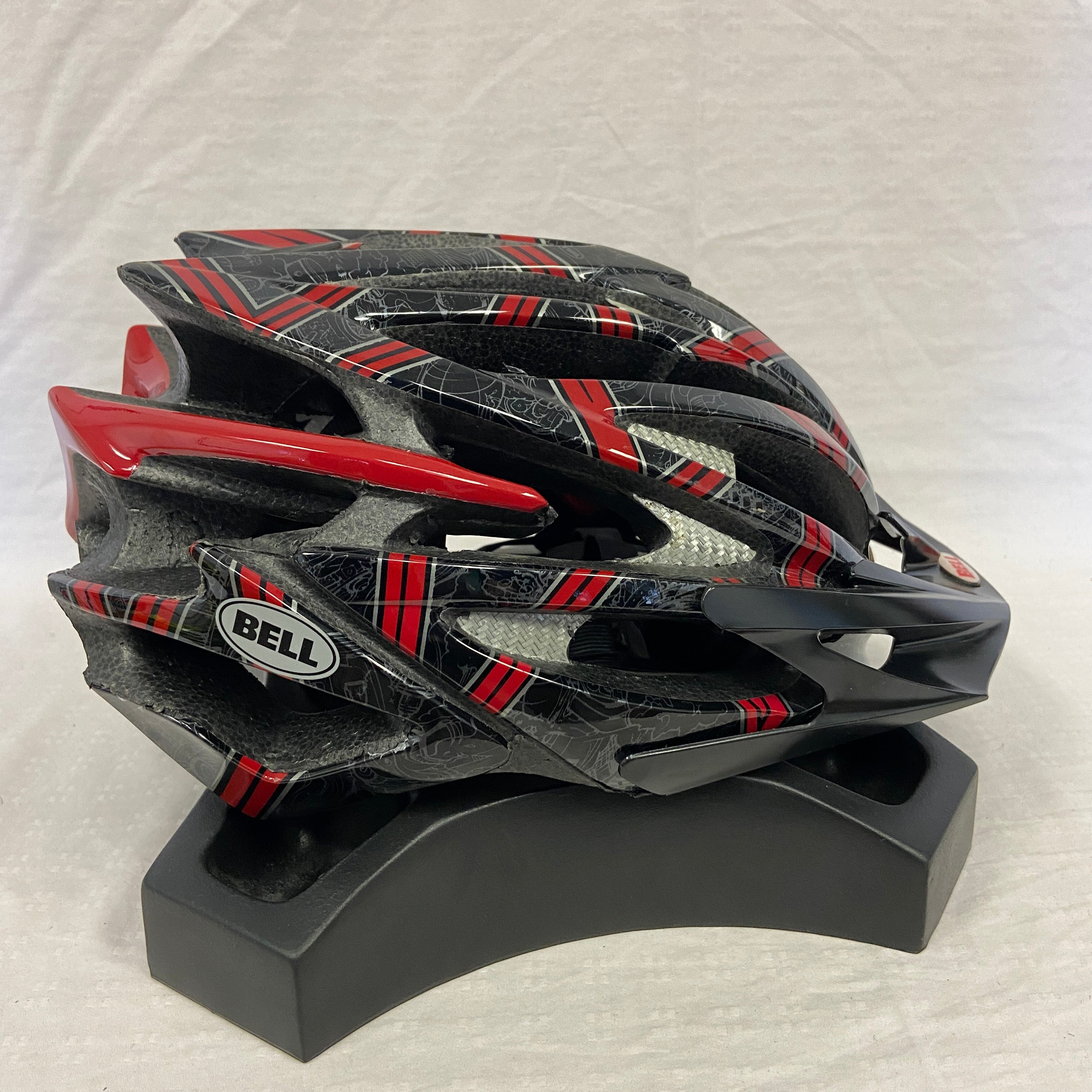 Bell Volt Black Red Rocker Medium (Open Box)