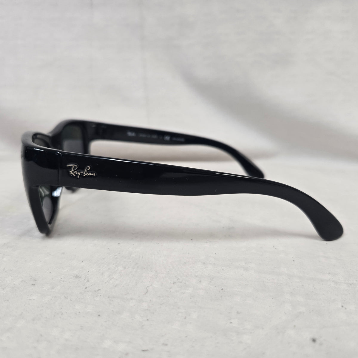 Ray Ban Sunglasses in Polished Black and Green Polarized Lens RB4194-02 5317