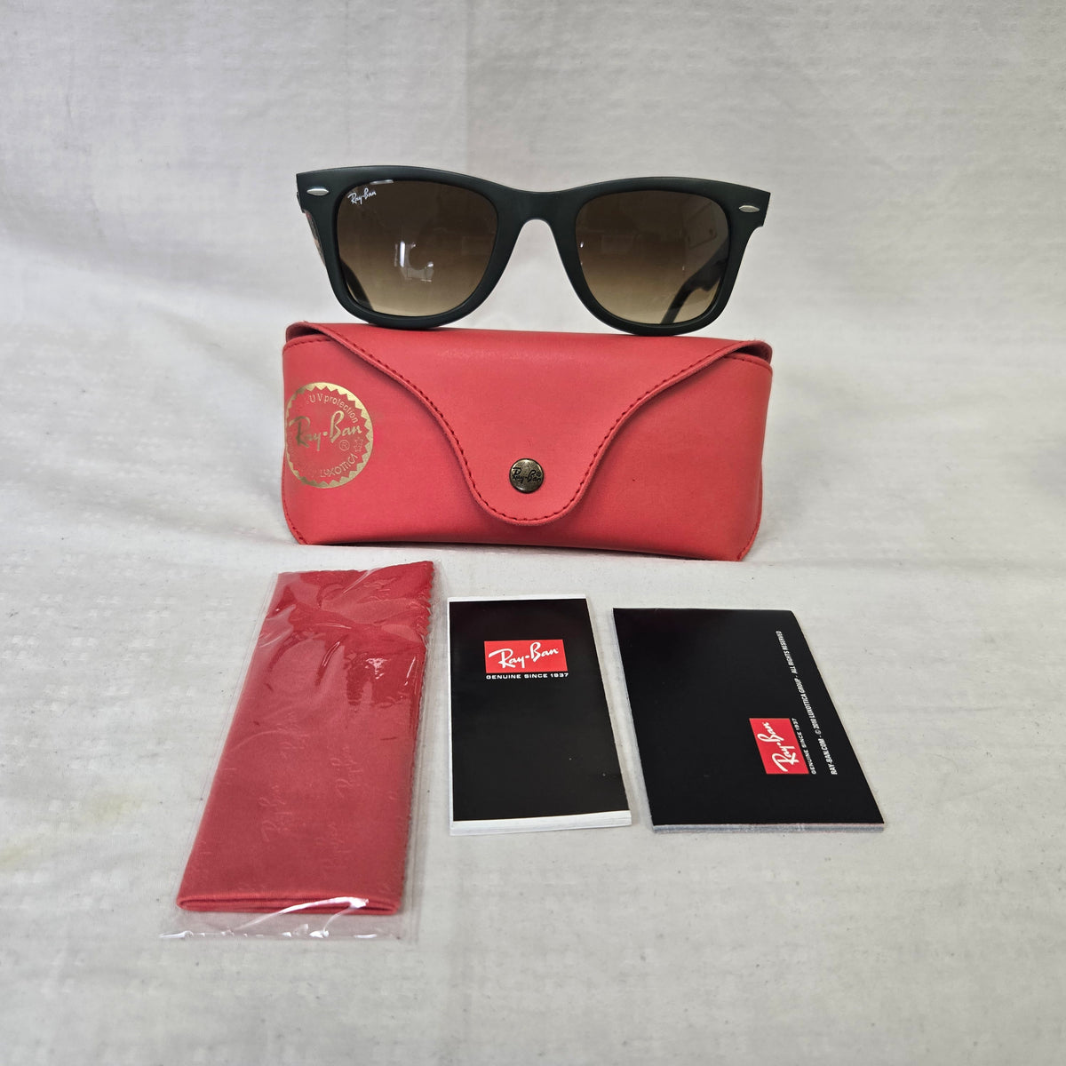 Ray Ban Original Wayfarer Sunglasses RB2140 60628550 - Open Box