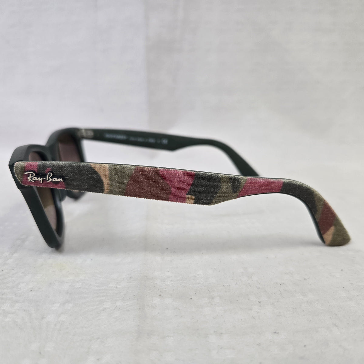 Ray Ban Original Wayfarer Sunglasses RB2140 60628550 - Open Box