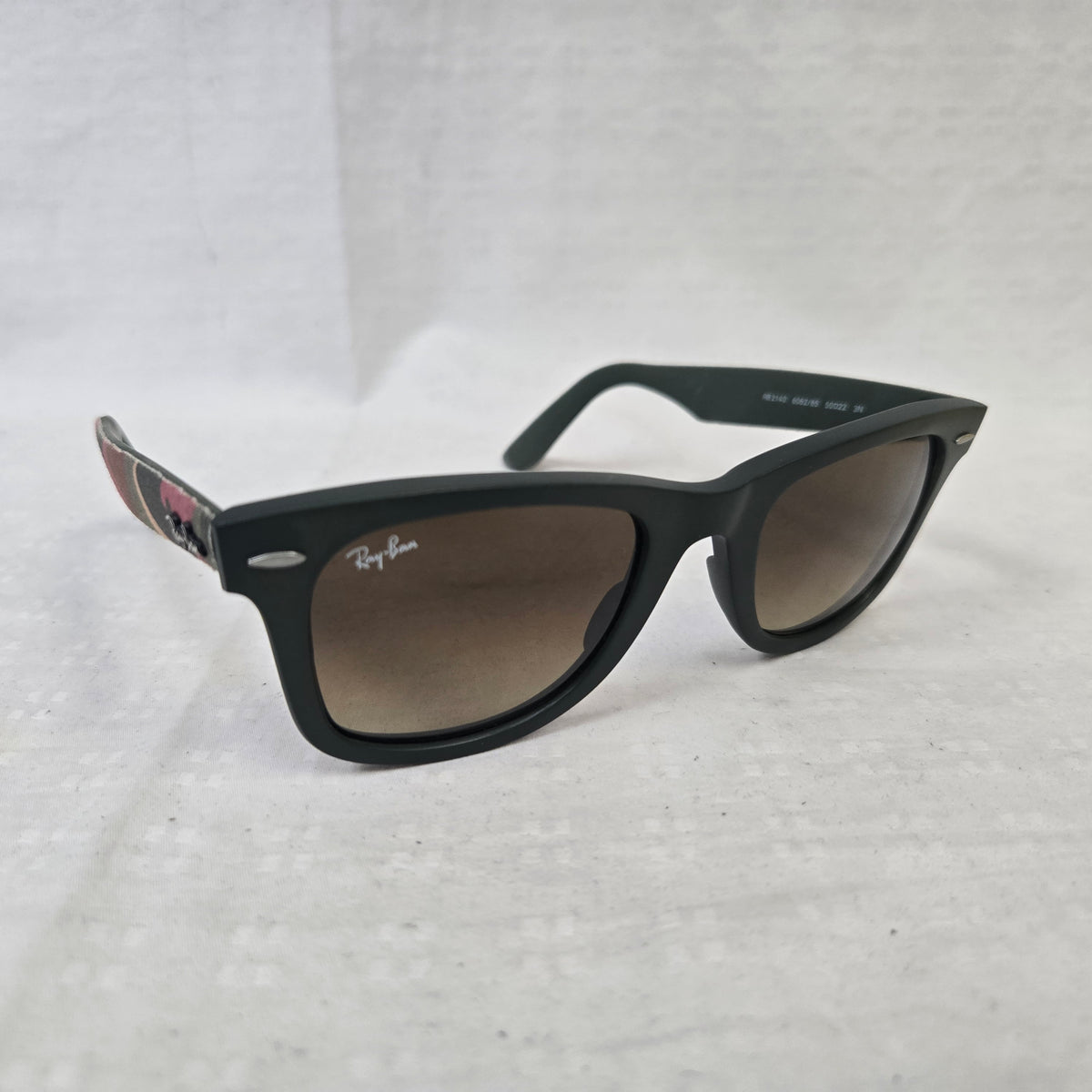 Ray Ban Original Wayfarer Sunglasses RB2140 60628550 - Open Box