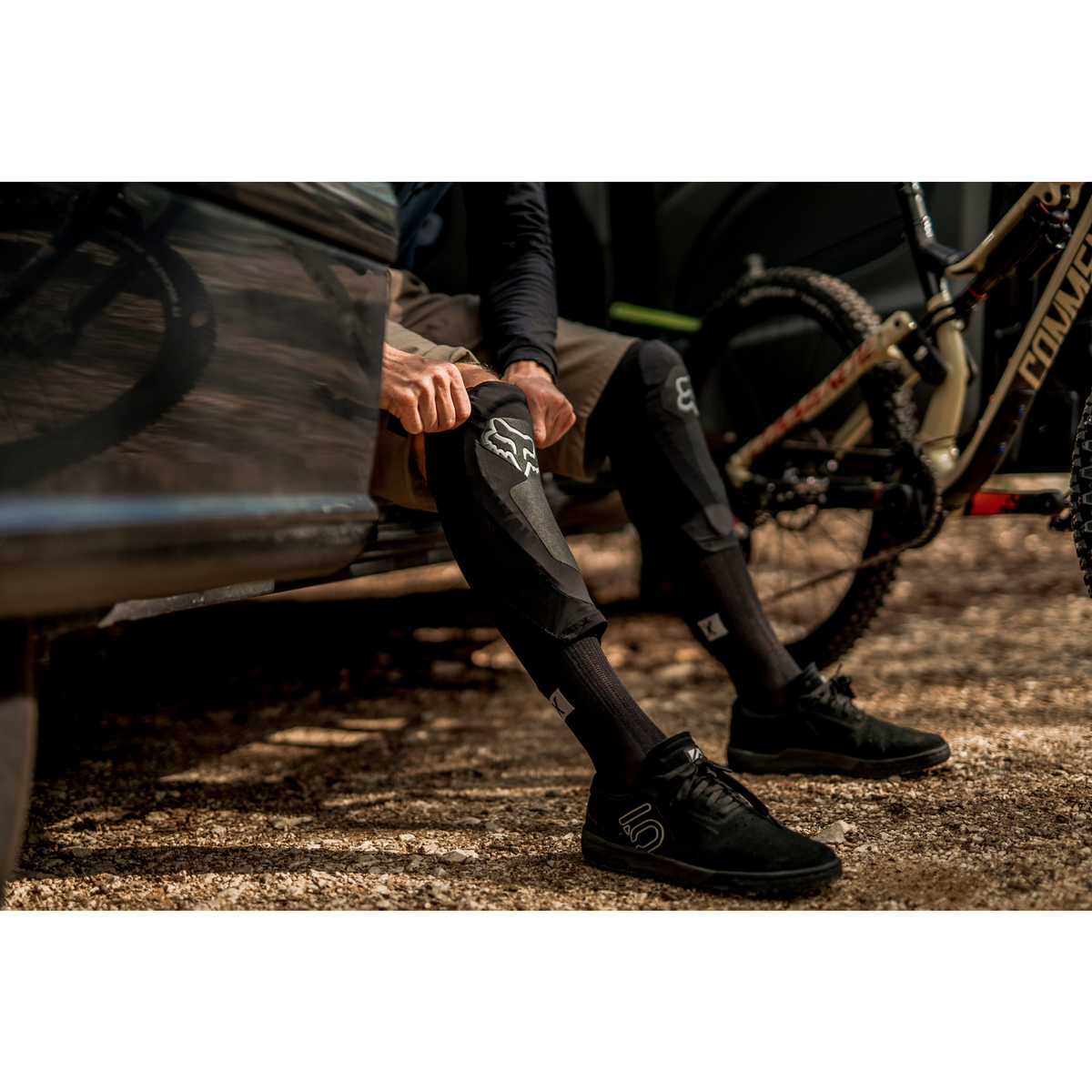 Fox Racing Enduro Pro Knee Guard CLOSEOUT– ExtremeSupply.com