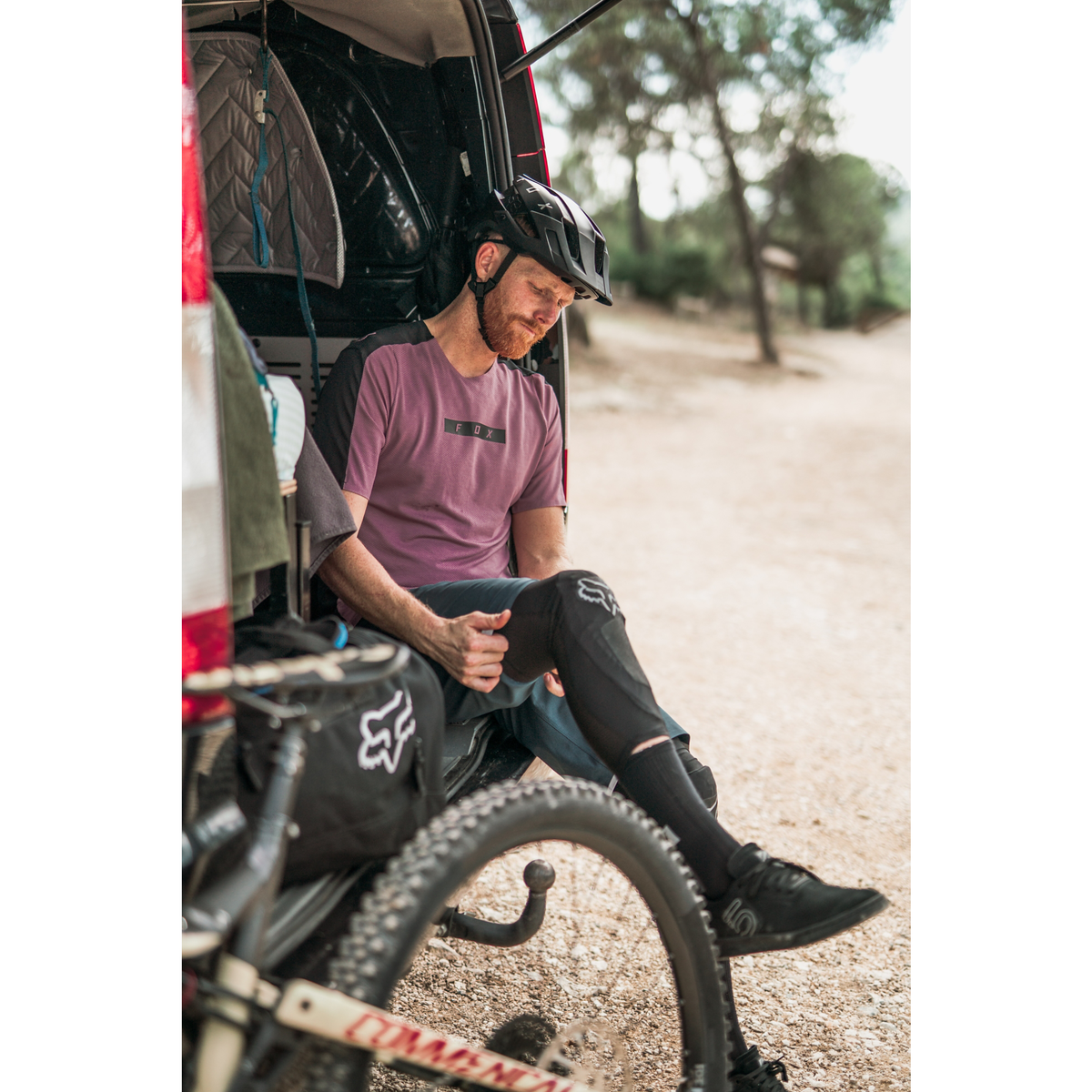 Fox Racing Enduro Pro Knee Guard CLOSEOUT– ExtremeSupply.com