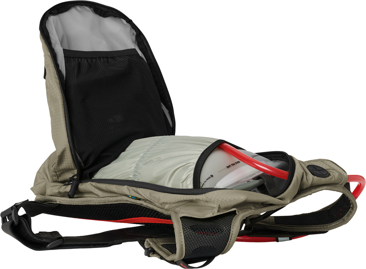 USWE Outlander Moto 9L Hydro Pack - Sand