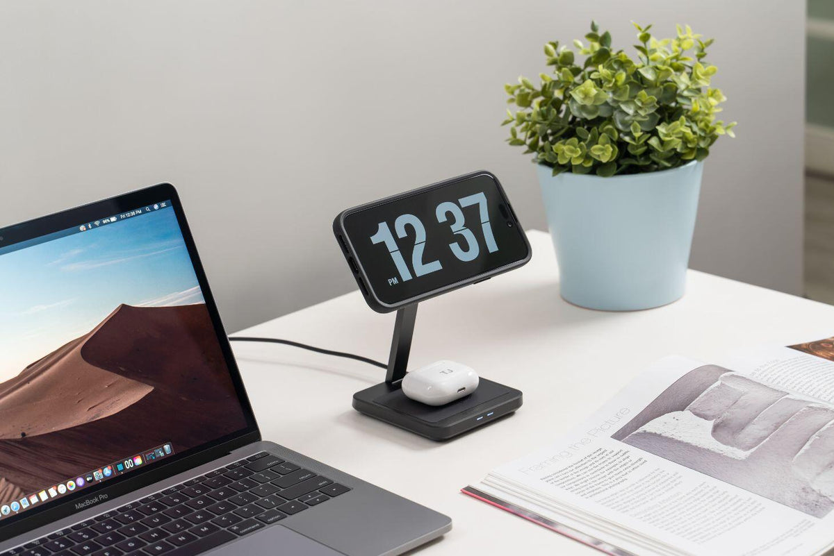 Quad Lock Dual Desktop Wireless Charger