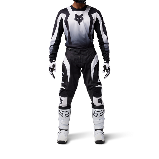 Black/White