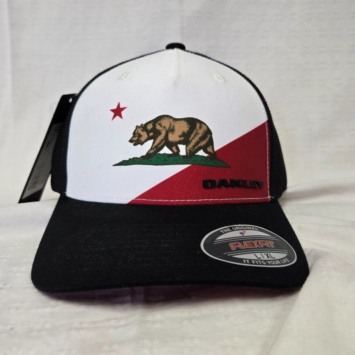 Oakley Indy Passport Trucker Hat *DISPLAY*
