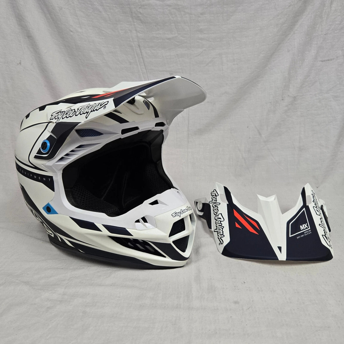 Troy Lee Designs SE5 Composite Helmet W/ MIPS *SAMPLE*