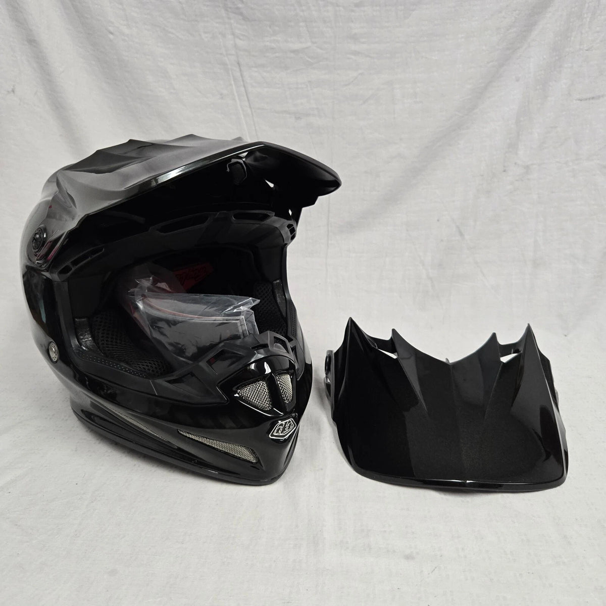 Troy Lee Designs SE4 Composite Helmet MIPS *SAMPLE*