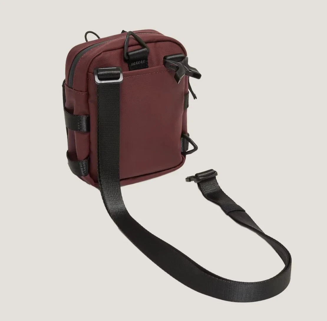 Oakley Rover Crossbody Bag