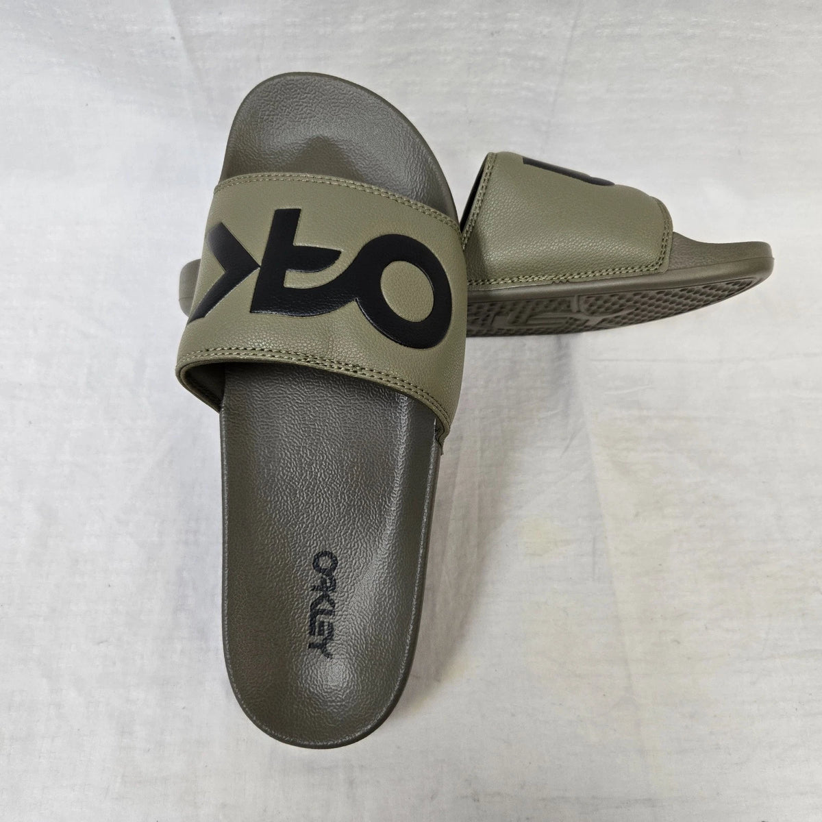 Oakley B1B 2.0 Slides