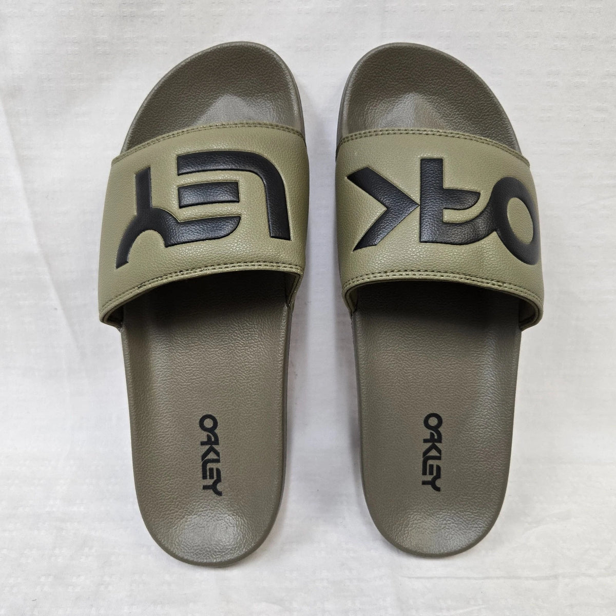 Oakley B1B 2.0 Slides