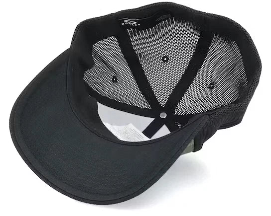 Oakley Meshed Trucker Hat *DISPLAY*