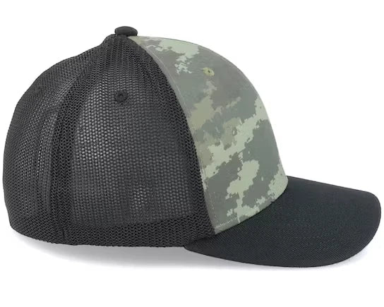 Oakley Meshed Trucker Hat *DISPLAY*