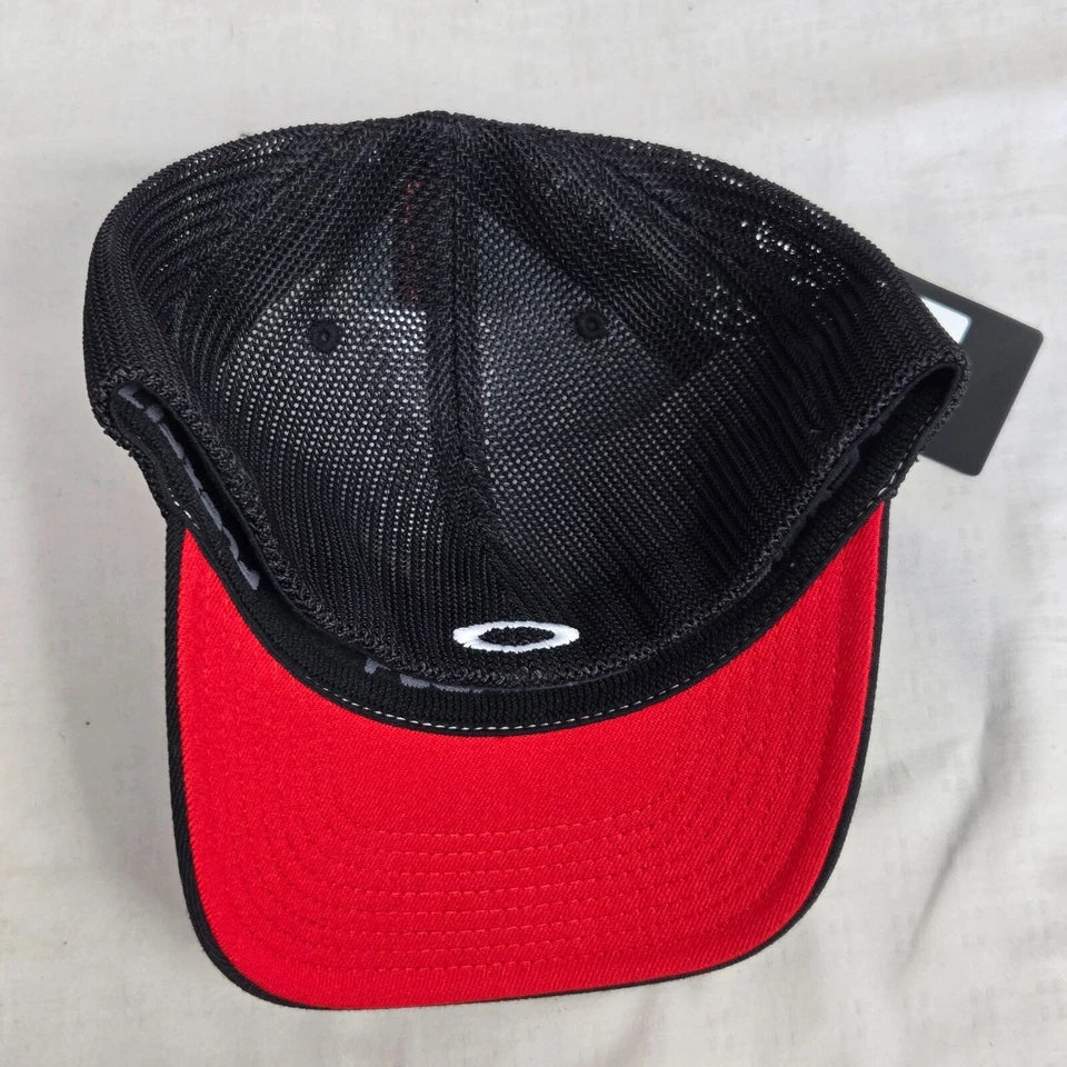 Oakley Indy Passport Trucker  Hat *DISPLAY*