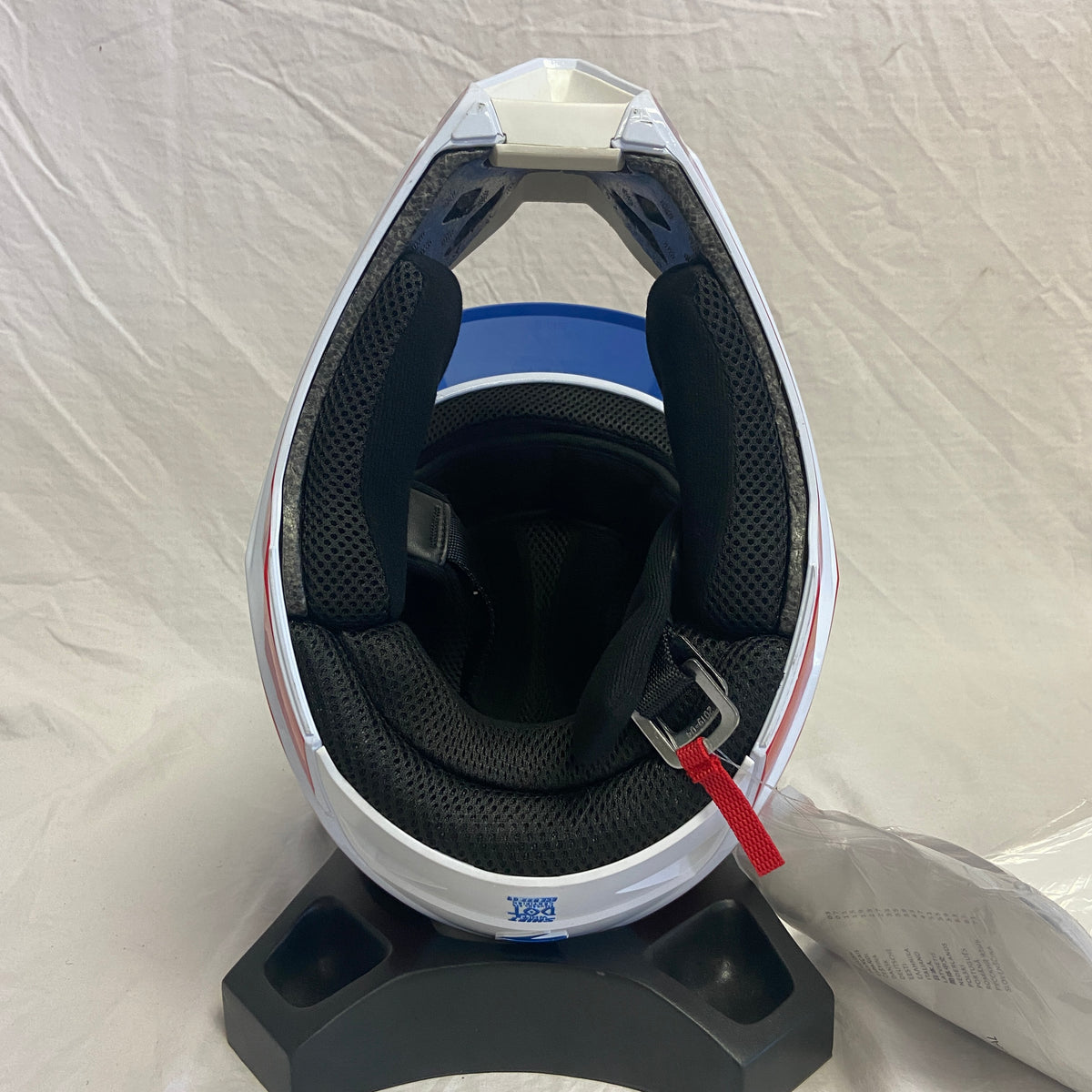 Shift Label Whit3 Helmet Bic White / Red / Blue Youth Large (Open Box) - ExtremeSupply.com