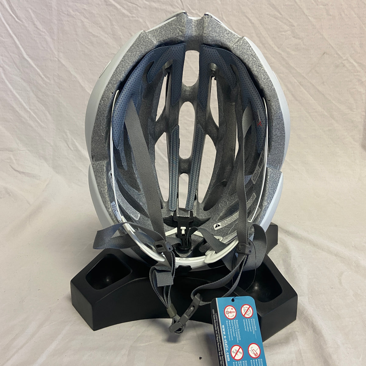 Giro Aeon Road Bike Helmet Matte White / Silver Large (Open Box) Giro Aeon Road Bike Helmet Matte White / Silver Large (Open Box)