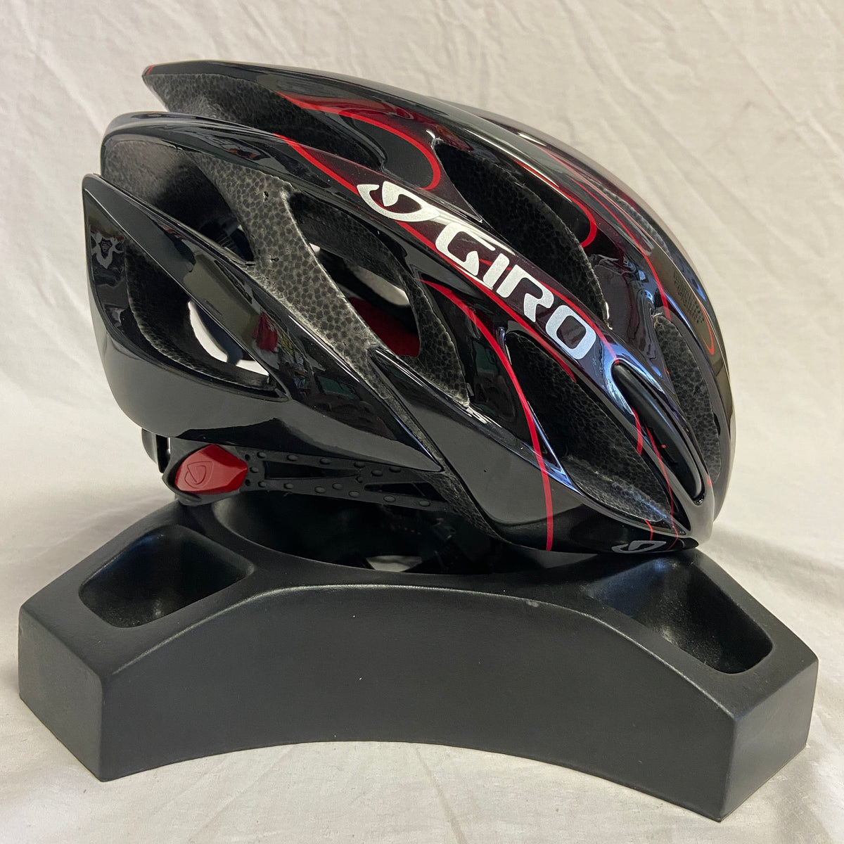 Giro Saros Road Helmet Black / Red Flames Small (Open Box) - ExtremeSupply.com