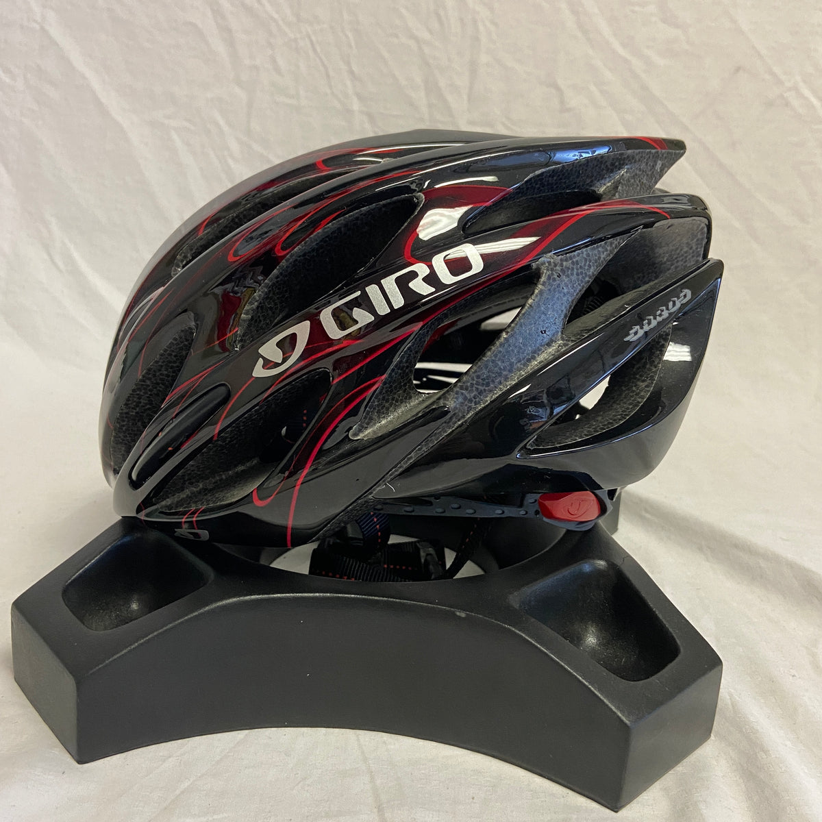 Giro Saros Road Helmet Black / Red Flames Small (Open Box) - ExtremeSupply.com