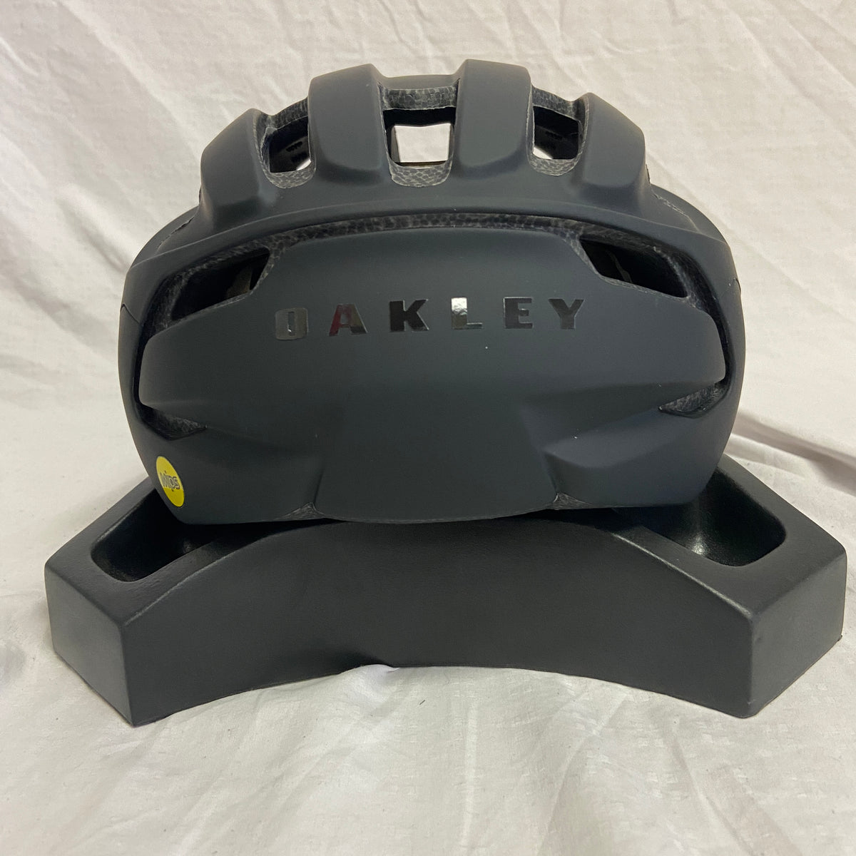 Oakley Aro 3 Cycling Helmet Matte Black (Open Box) - ExtremeSupply.com
