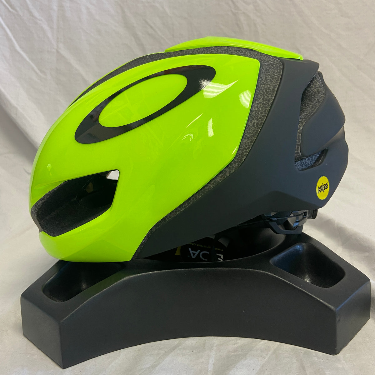Oakley Aro5 MIPS Speed Bike Helmet Retina Burn Large - ExtremeSupply.com