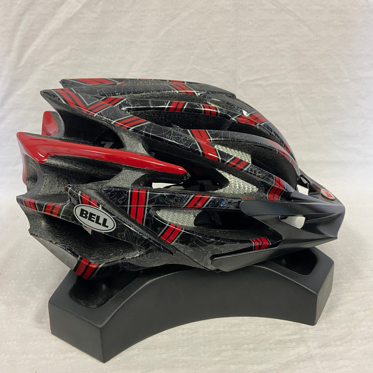 Bell Volt Black Red Rocker Medium (Open Box) - ExtremeSupply.com